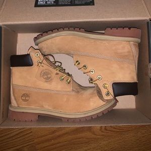 Timberland (wheat/nubuck) size 7 M/M Junior’s
